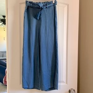 Lauren Conrad Pull-On Chambray Cropped Pants | Size XS